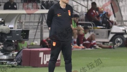 成耀东：每场热身轮换阵容 让队员适应比赛的节奏