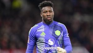 足球投注-腿筋伤势未愈，记者：奥纳纳没有进入对阵阿森纳大名单