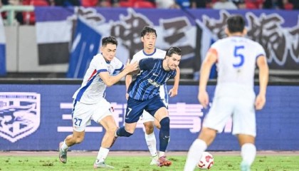 世界杯赛程-中超争冠格局大乱：榜首易主，前4差距最多2分，竞争白热化